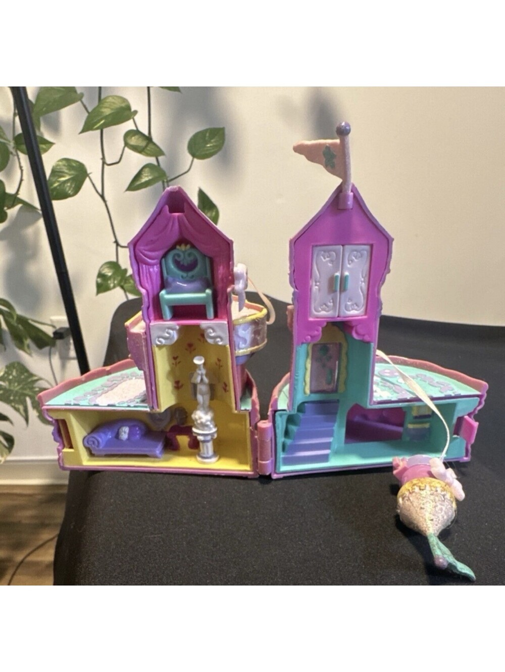 Vtg Starcastle Jewelry Castle 1995 Trendmasters Playset fair condition